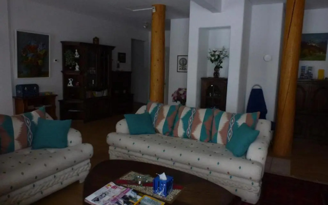 Little Black Bear Lodge/B&B