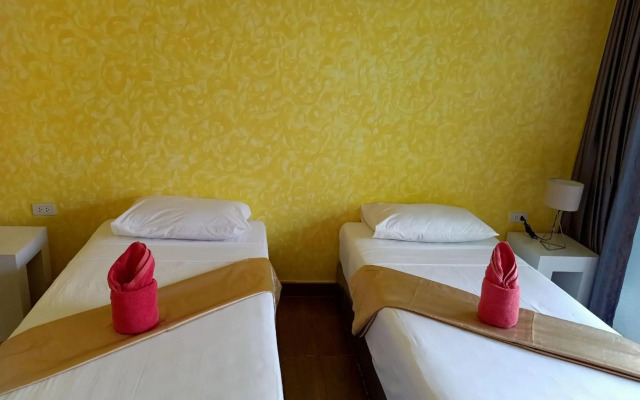 Ban Elephant Blanc Apartment