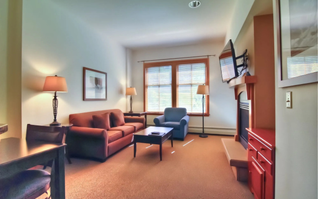 Zephyr Mountain Lodge