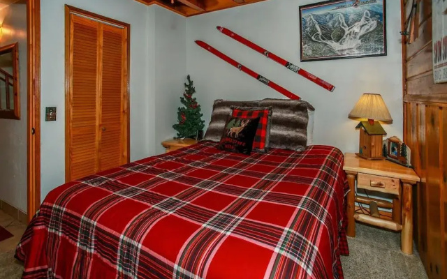 Bear Hug Hideaway