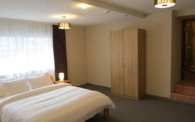 Amigo Hotel