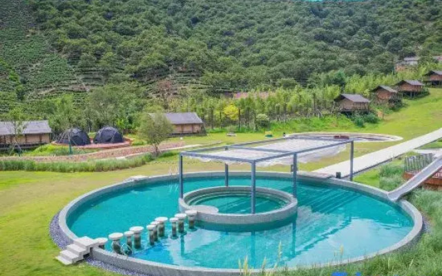 Anji Spring Breeze Valley Luxury Tent Homestay