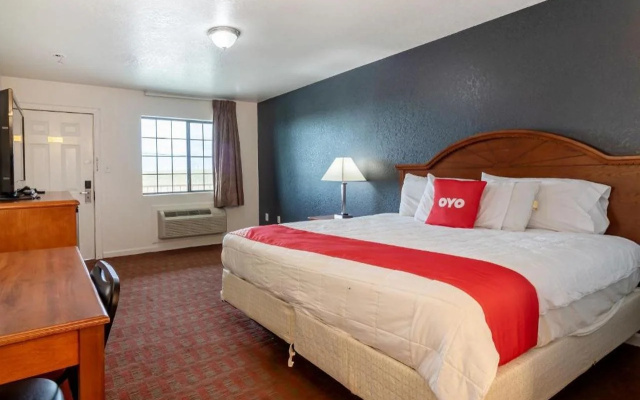OYO Garden Inn and Suites Pearsall I-35 East