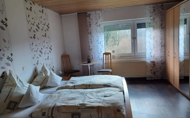 Cozy Apartment Near the Forest in Mark