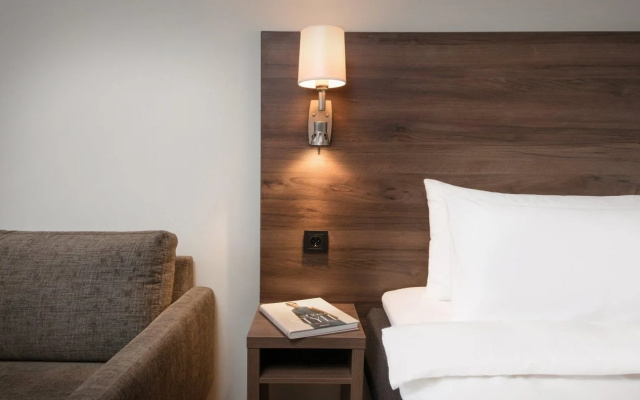 Park Inn by Radisson Oslo Airport Hotel West