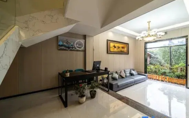 Yunyun Yashe Hotel (Bodhi Mountain Park Branch, Wutongqiao District, Leshan)