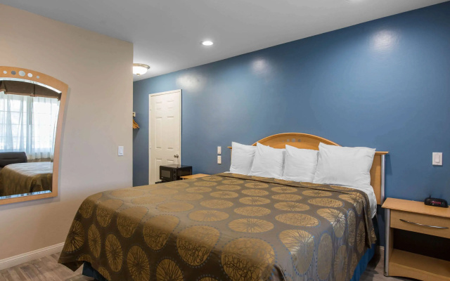Rodeway Inn Escondido Downtown
