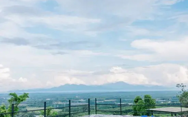 Sky Hill Villa Surattthani