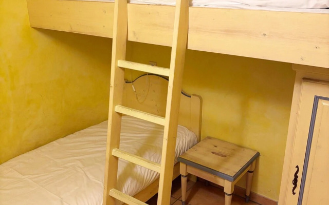 Provencal Apartment in Town Center