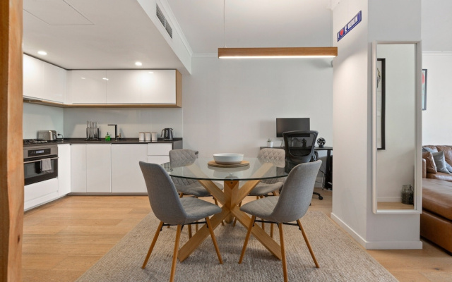 Spacious 1 Bed Near Manly Beach