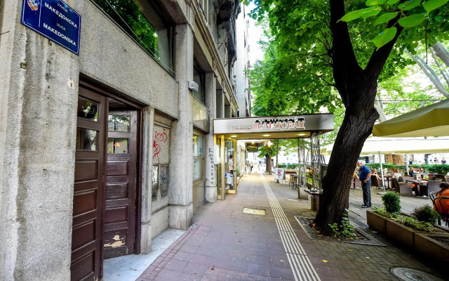 Apartment Sweet House Politika