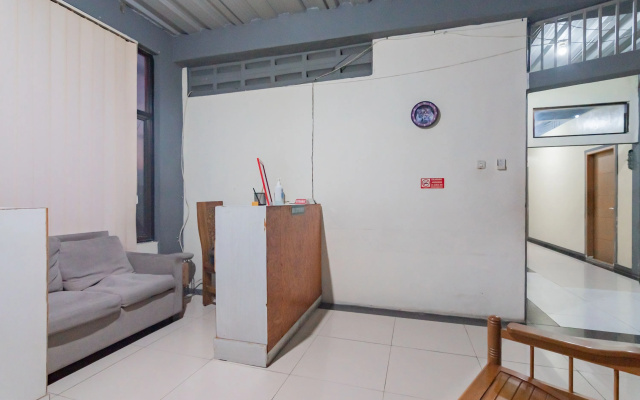 RedDoorz Syariah at Cigadung Raya Street