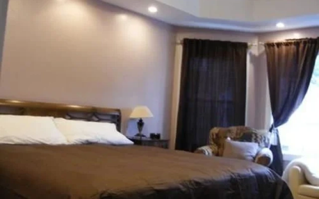 Holman Street Apartment