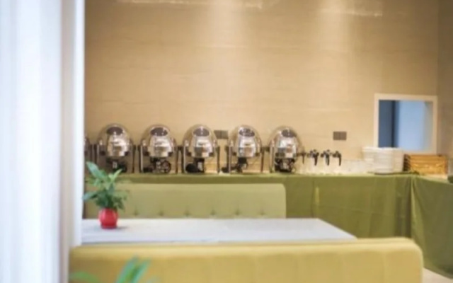 Starway Hotel Nantong Sports Convention Center