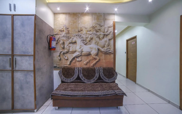 OYO 66877 Hotel VM Palace