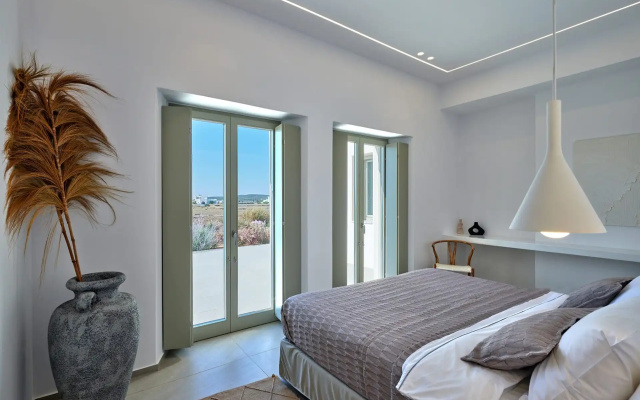 Monogram Travel Paros