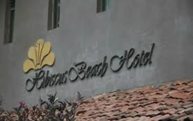 Hibiscus Beach Hotel & Villas вид на фасад