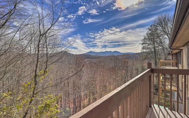 Sugar Mountain Chalet w/ Hot Tub & Ski Shuttle!