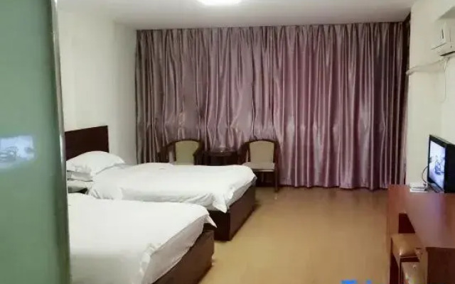 Hui'an Week 8 Business Hotel