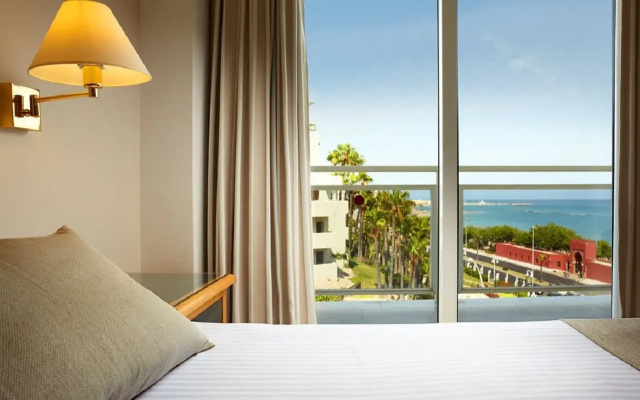 Hotel Las Arenas, Affiliated by Meliá