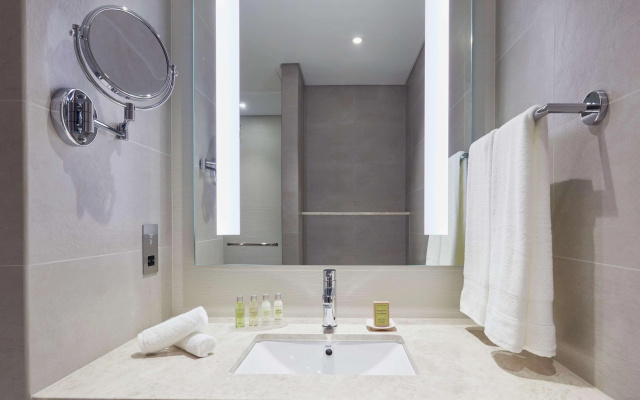 Отель Hilton Garden Inn Muscat Al Khuwair