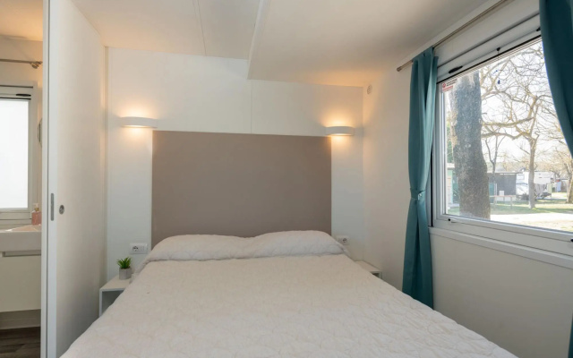 Modern Mobile Home in Cesenatico with terrace near the beach