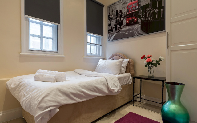 5-bedroom next to Selfridges