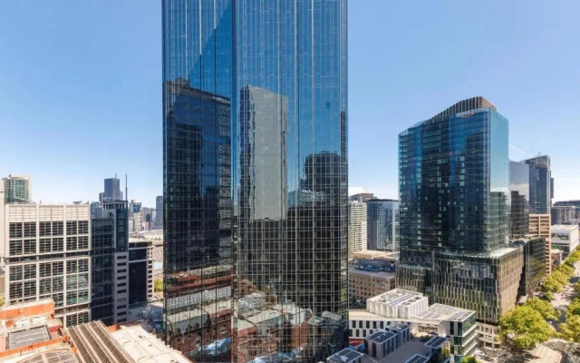 Oaks Melbourne On Collins Suites