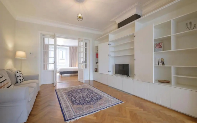 Bright 1 bedroom flat near European Institutions