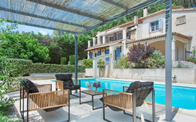 Villa in Flayosc With Private Pool