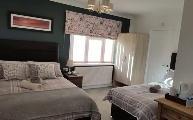 Room-family Room With Private Bathroom