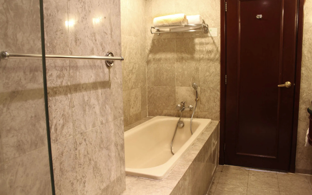 KL Service Suite at Times Square