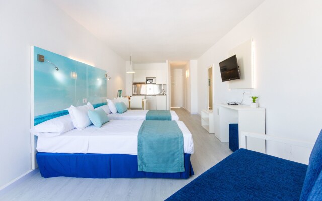 Апартаменты Plazamar Apartments комната для гостей