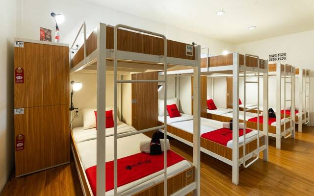 RedDoorz Hostel @ Dago 2