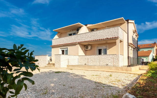 Apartment in Omisalj With Rooftop Terrace