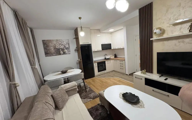 I&I Apartments 36