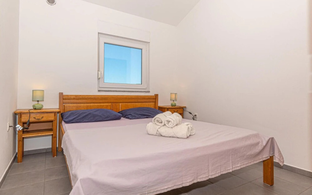 Nice Apartment in Kanica With Wifi and 2 Bedrooms