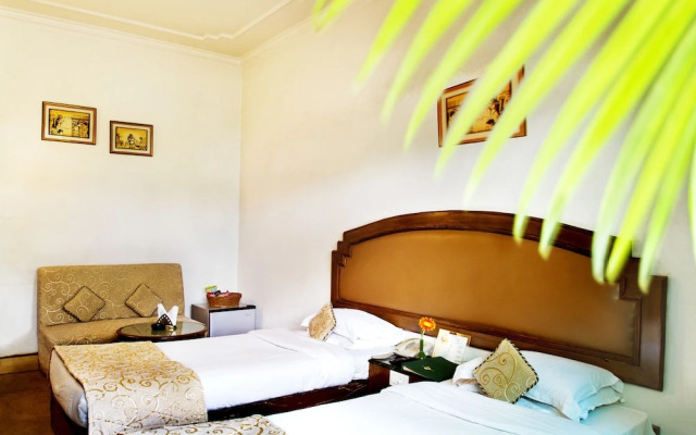 Hotel Deep Palace