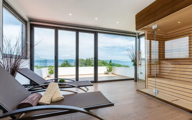 Luxurious Villa in Drenje