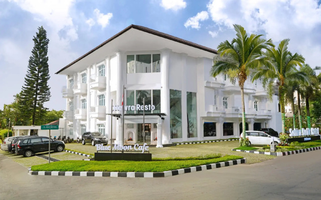 hotelImage