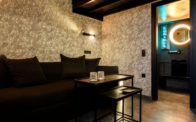 She Mykonos Boutique Hotel