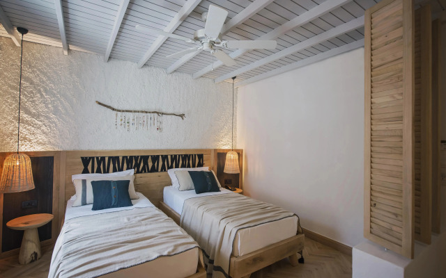 Yacht Boheme Hotel