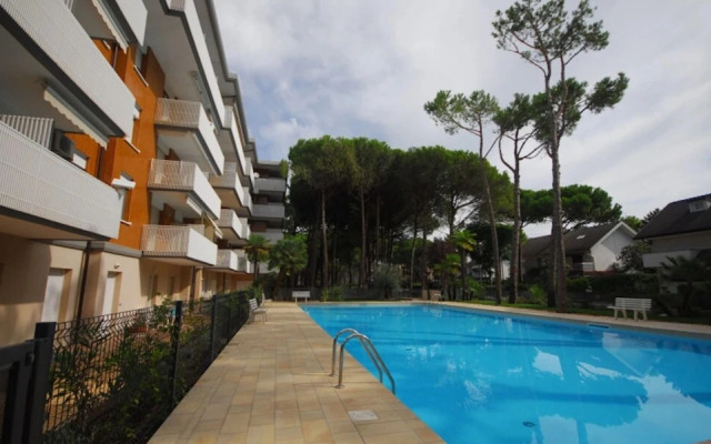 Seaside Flat With Shared Pool