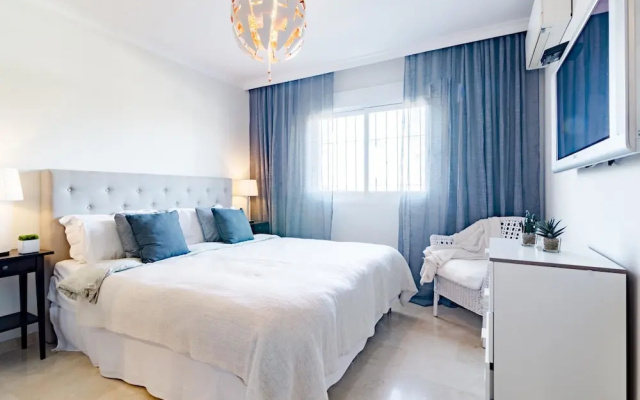 AGC28- 2 bedroom apt walking distance to beach