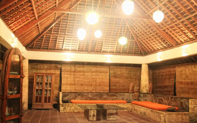 Villa Trevally