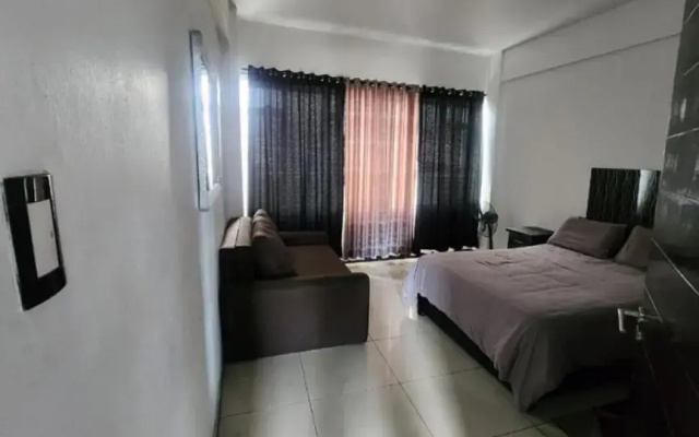 Beachurst Apartment