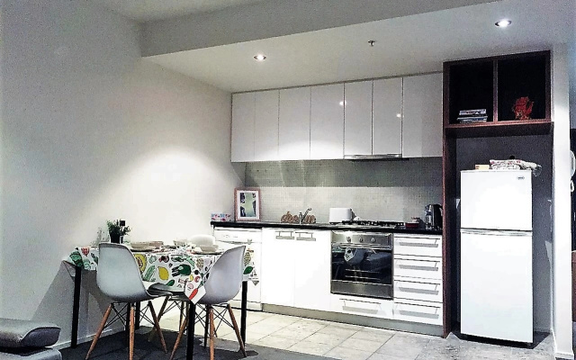 2 Bd Melbourne Central Apt