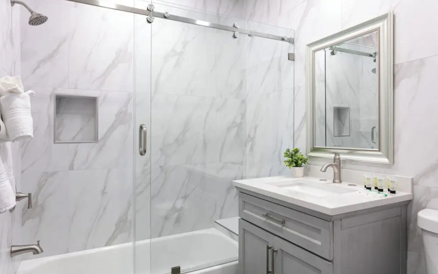 Chic City Apt Near Americana Glendale