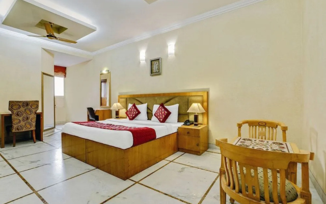 Capital O 41598 Hotel Singh Sahib
