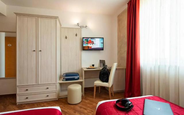 Simon Hotel